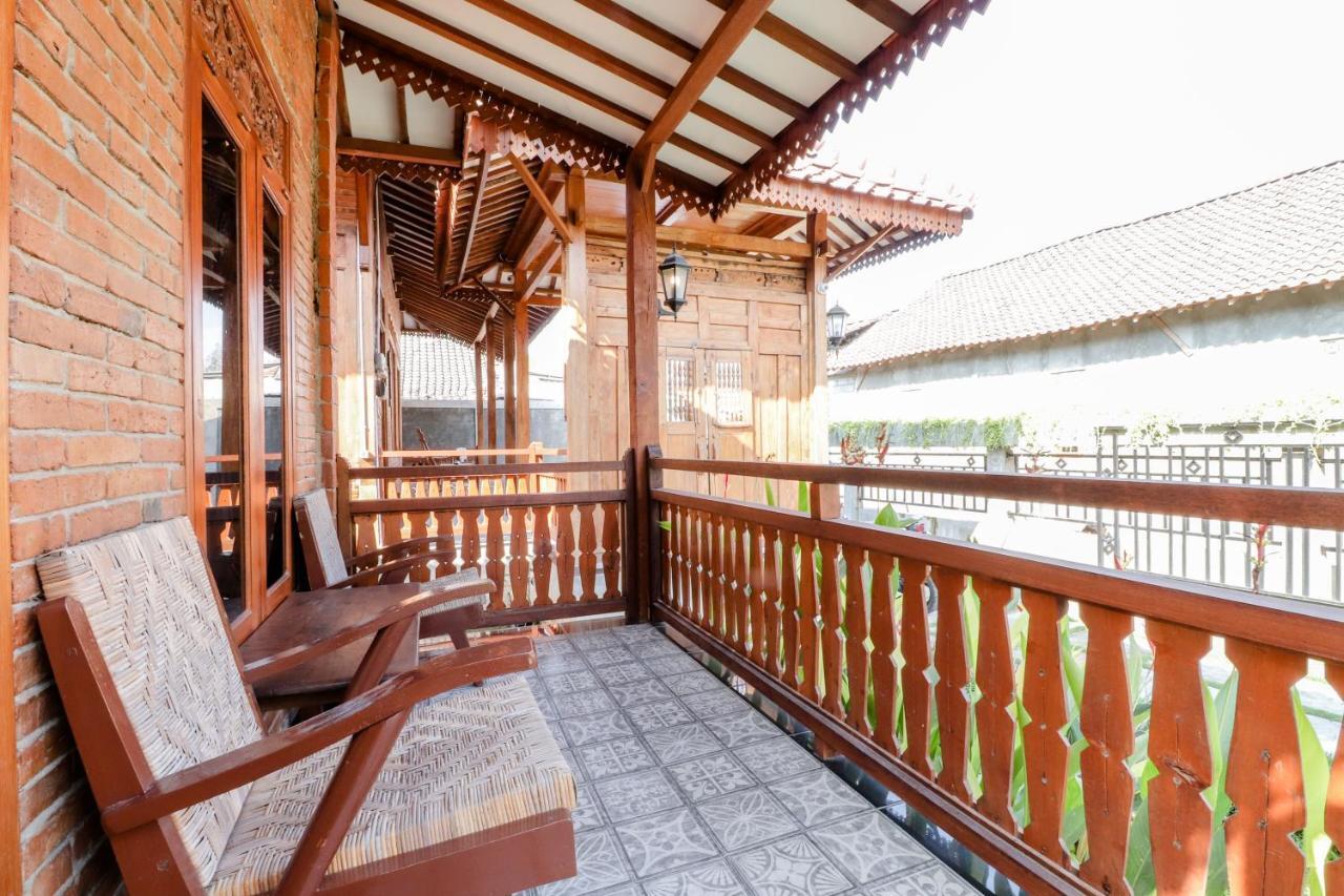Omah Teras Bata Guesthouse Yogyakarta Exterior photo
