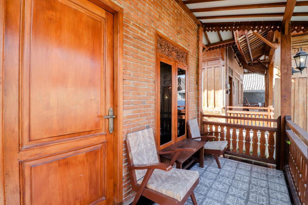 Omah Teras Bata Guesthouse Yogyakarta Exterior photo